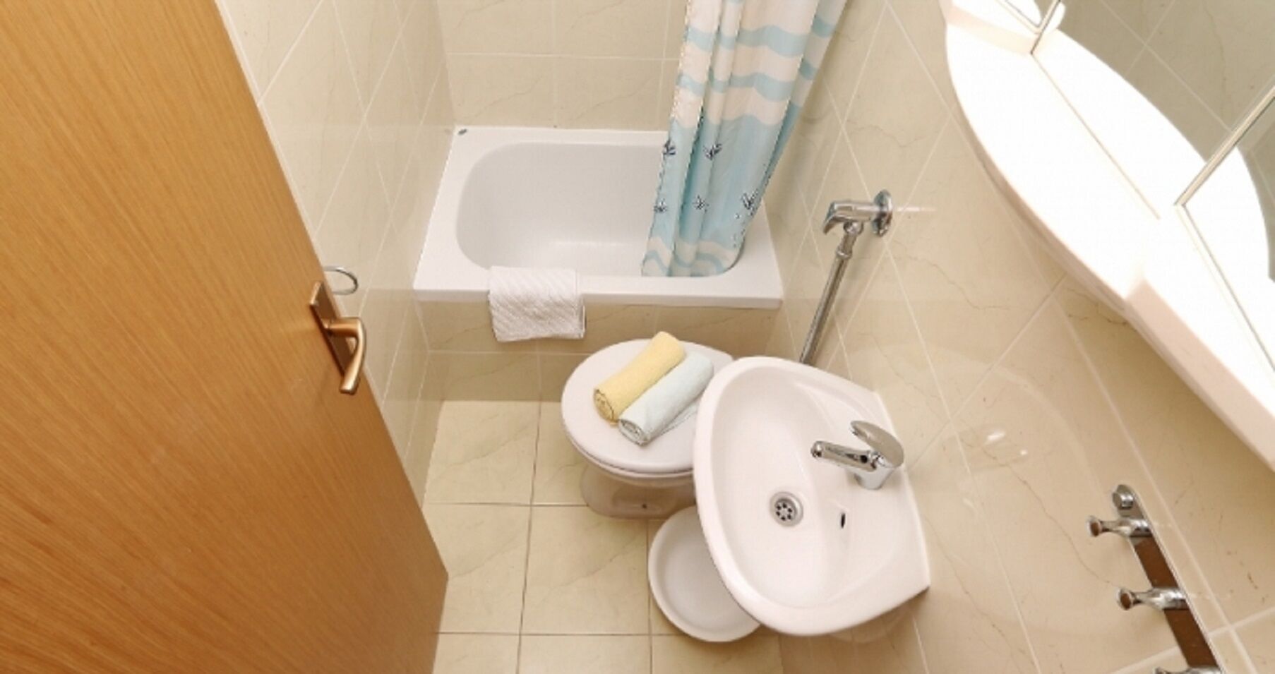 Zimmer (S1) | Badezimmer