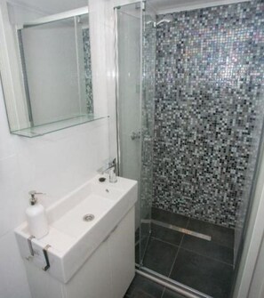 Studio (A1) | Bathroom - Apartment Marina (Split)