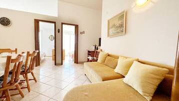 Apartment (A1) | Living room