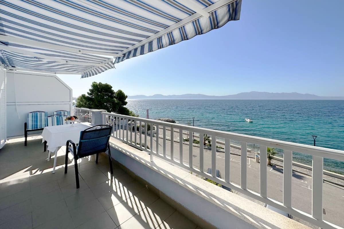 อพาร์ทเมนท์ (A1) | ระเบียง