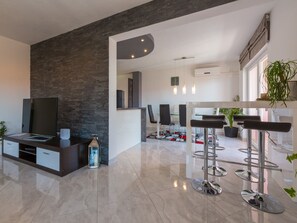 Living room - Apartment Black@white (Novi Vinodolski)