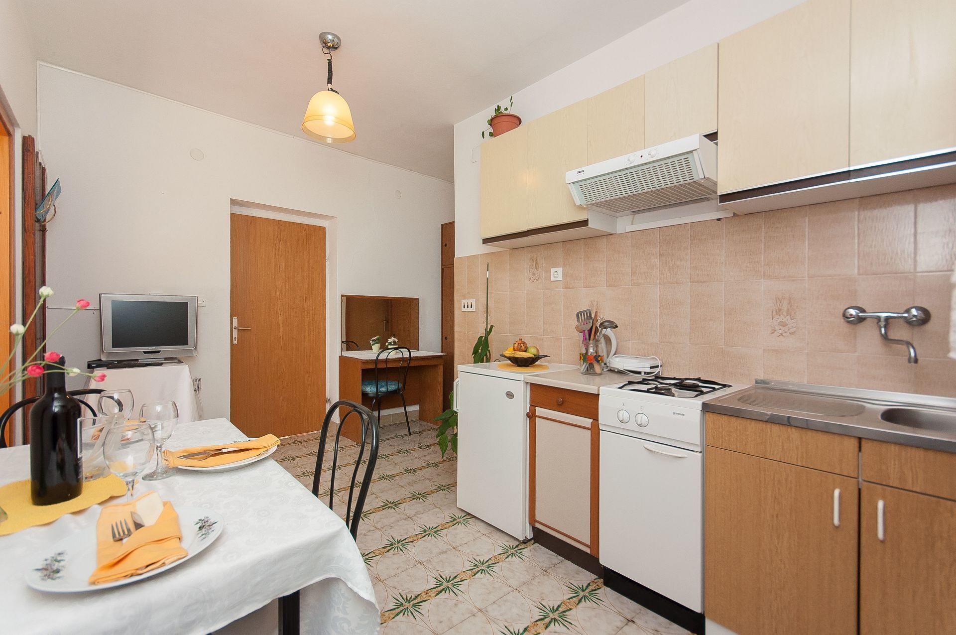 Apartamento (A1) | Cocina privada | Frigorífico, microondas, placa de cocina y máquina de café espresso