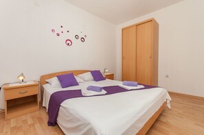 Iron/ironing board, free WiFi - Apartments Franka (Omis)