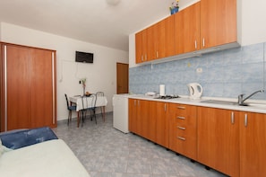 Apartment (A4) | Private kitchen - Apartments Franka (Omis)