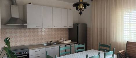 Căn hộ (A2) | Bếp riêng