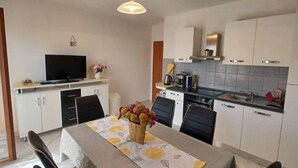 Apartment (A1) | Private kitchen - Apartment Marijica (Okrug)