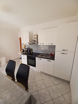 Apartment (A1) | Private kitchen - Apartment Marijica (Okrug)