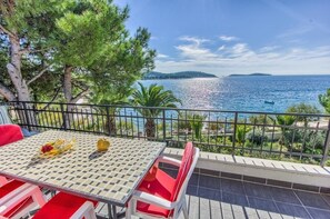Apartment (A2) | Terrace/patio - Apartments Lidija (Rogoznica)