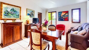 Apartment (A2) | Ruang tamu