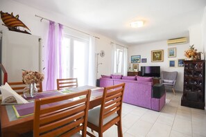 Apartment (A1) | Private kitchen - Apartment Maja (Supetar)