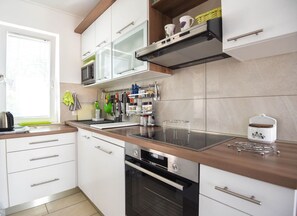 Apartment (A1) | Private kitchen - Apartment Maja (Supetar)