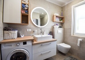 Apartment (A1) | Bathroom - Apartment Maja (Supetar)