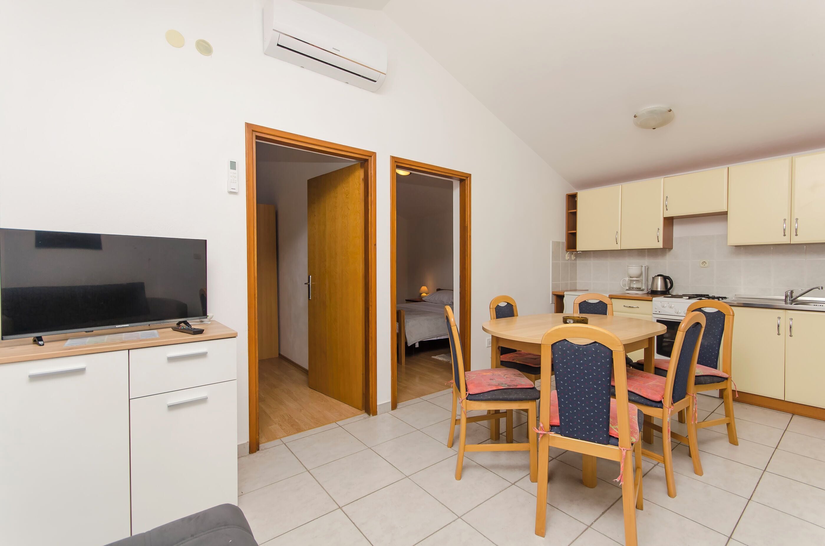 Apartment (A1) | Private kitchen | Fridge, oven, stovetop, espresso maker