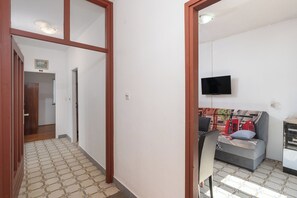 Apartment (A2) | Hallway - Apartment Sunny (Starigrad)
