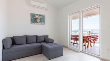 Apartment (A7) | Living room