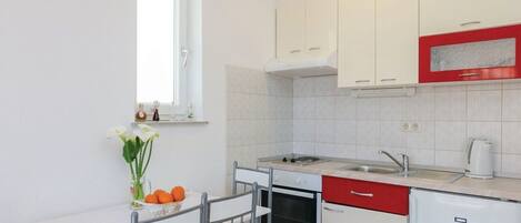 Leilighet (A3) | Eget kjøkken | Kjøleskap, mikrobølgeovn, ovn og kokeplater