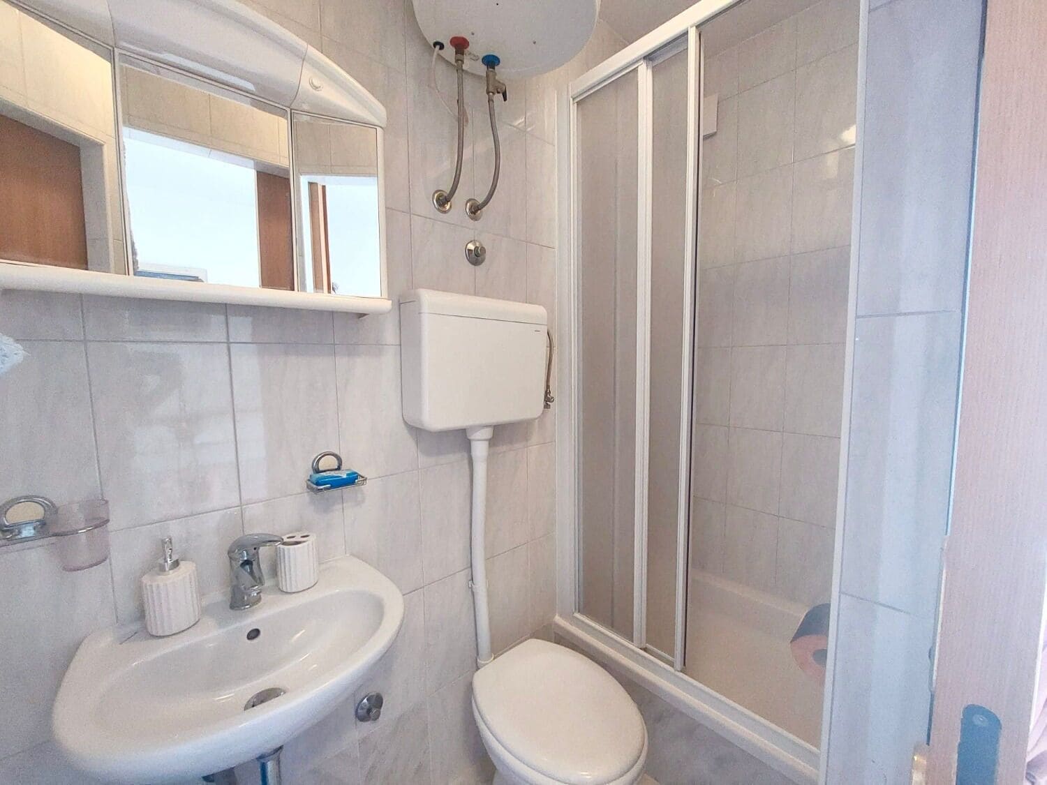 Apartamento (A1) | Banheiro | Chuveiro, papel higiênico