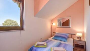 House | Iron/ironing board, free WiFi