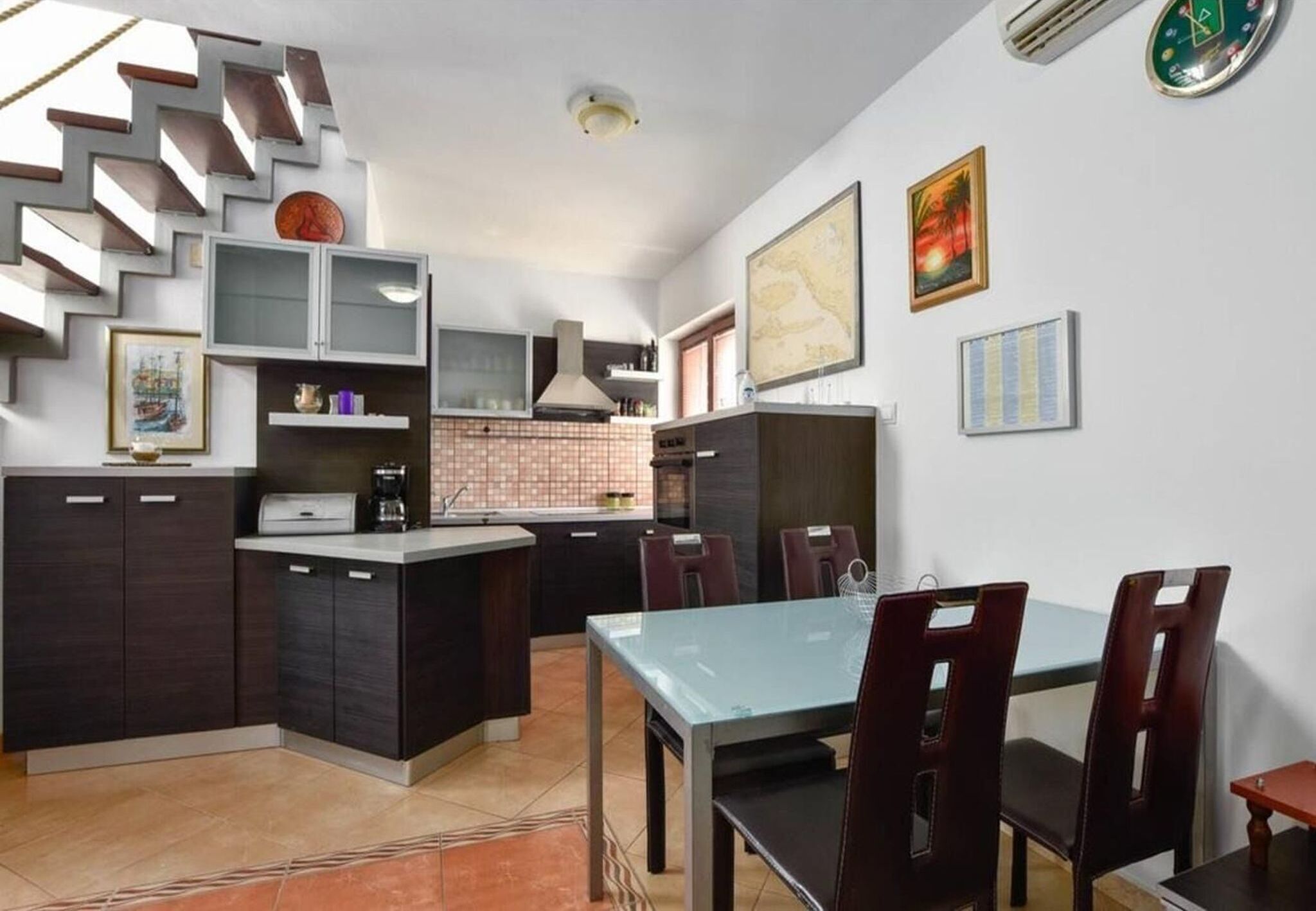 Ferienhaus | Eigene Küche | Kühlschrank, Mikrowelle, Ofen, Herdplatte