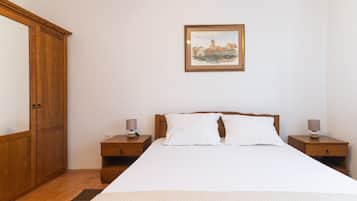 Apartment (A2) | Iron/ironing board, free WiFi