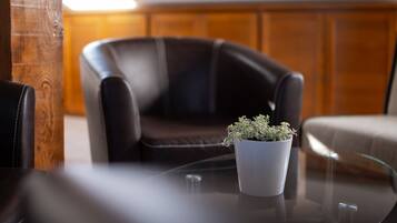 Studio (A1) | Living room