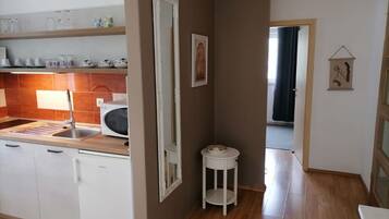 Leilighet (A2) | Eget kjøkken | Kjøleskap, kokeplater, kjøkkenutstyr og fryser