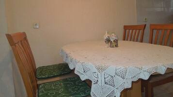 Apartment (A1) | Dining