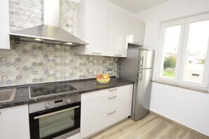 Apartment (A1) | Private kitchen - Apartment Sveto (Biograd na Moru)