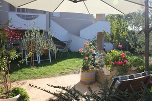 Courtyard - Apartments Ante (Posedarje)