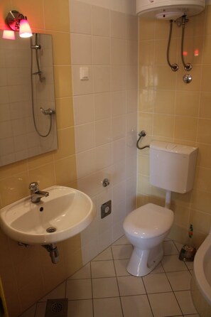 Appartement (A2) | Salle de bain | Serviettes fournies