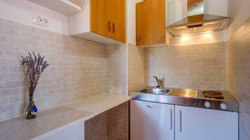 Apartment (A2) | Private kitchen | Fridge, oven, stovetop, espresso maker
