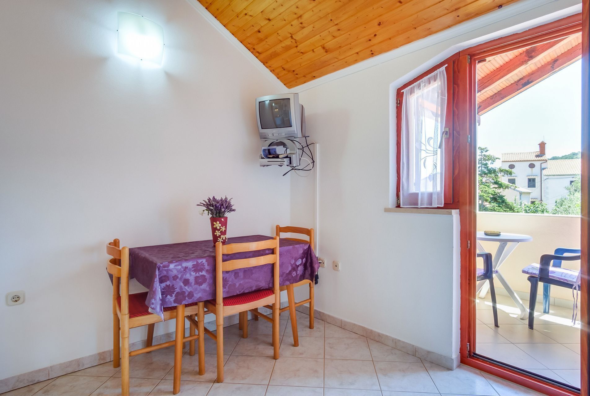 Apartment (A2) | Dining