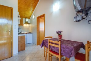 Dining - Apartments Stipe (Mali Losinj)