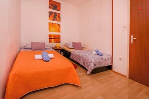 House | Free WiFi - House Marija (Rogoznica)