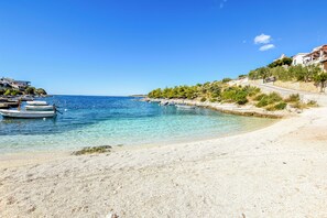 Beach - House Marija (Rogoznica)