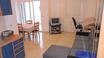 Căn hộ (A1) | Phòng khách