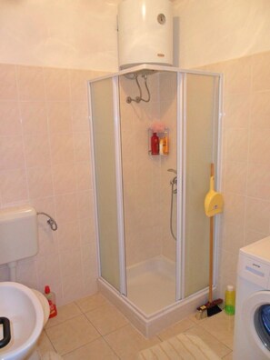 Appartement (A1) | Salle de bain | Serviettes fournies