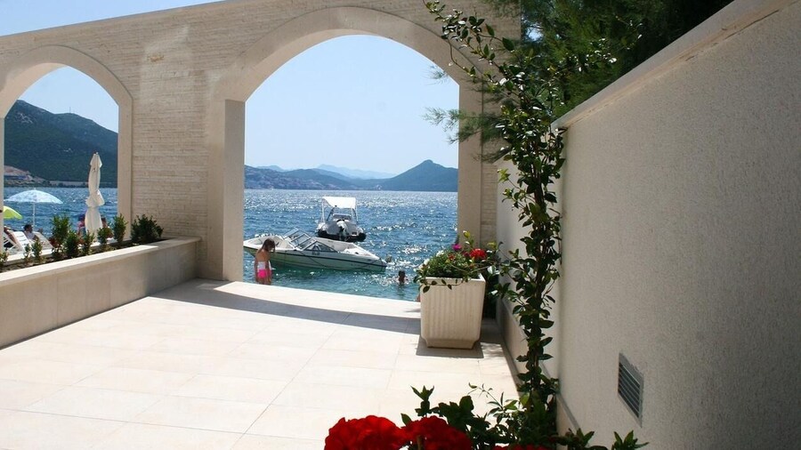 Apartment At the sea