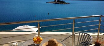 Apartment At the sea