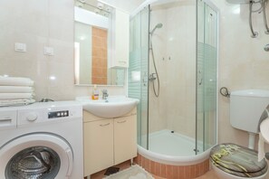 Apartment (A1) | Bathroom - Apartment Tom (Omis)
