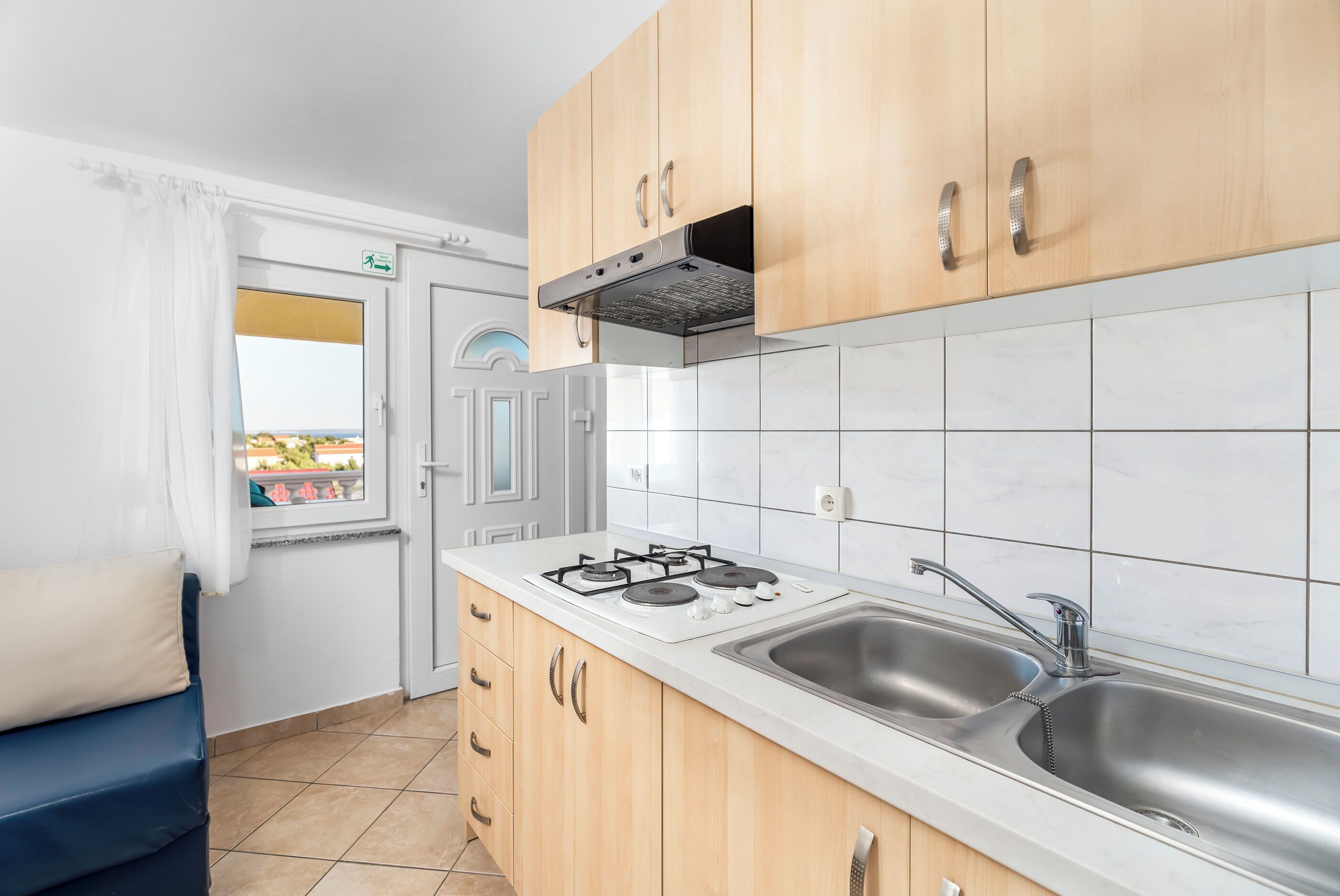 Apartment (A3) | Private kitchen | Fridge, microwave, stovetop, cookware/dishes/utensils