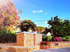 Courtyard - Apartments Franciska i Tihomir (Rab)