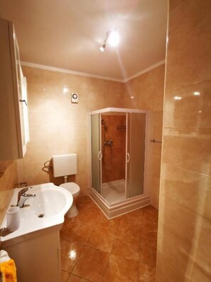 Apartment (A2) | Bathroom | Shower - Apartments Franciska i Tihomir (Rab)