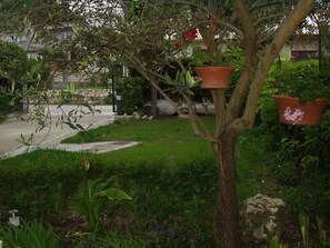 Courtyard - Apartments Franciska i Tihomir (Rab)