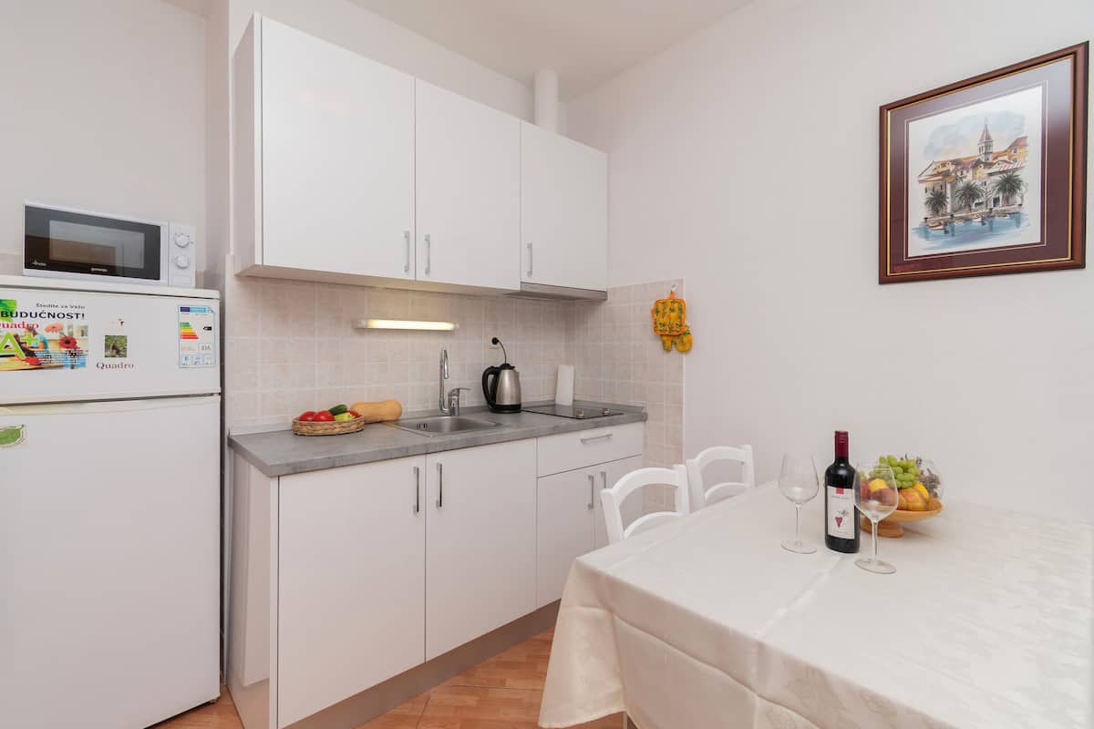 Apartment (A6) | Private kitchen