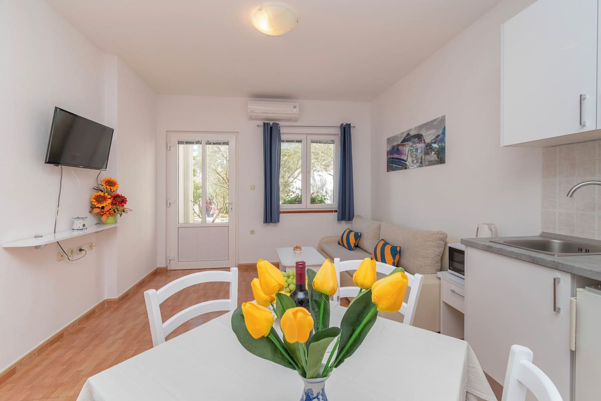 Studio (A7) | Private kitchen