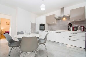 House | Dining - House Branka (Vir)