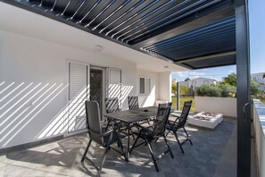 House | Garden view - House Branka (Vir)