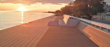 ใกล้ชายหาด