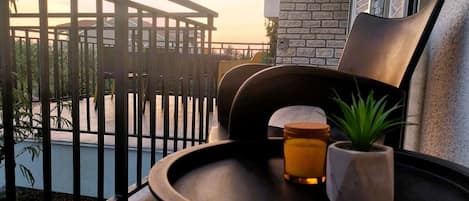 Căn hộ (A1) | Hiên